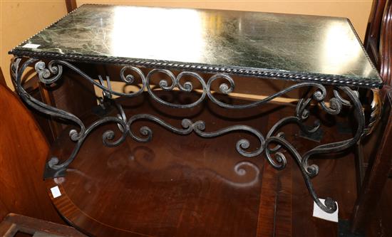 Marble & iron coffee table(-)